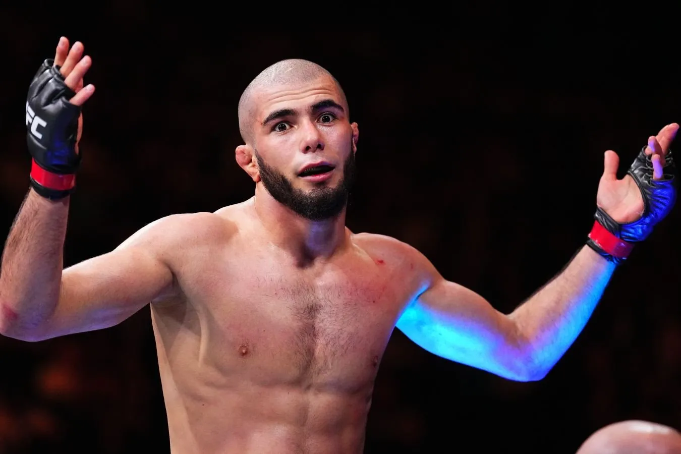 Mag'lubiyatsiz Mokayev liga PFL bilan birlashgandan so'ng MVP MMA jangchisi bo'lish istagini bildirdi