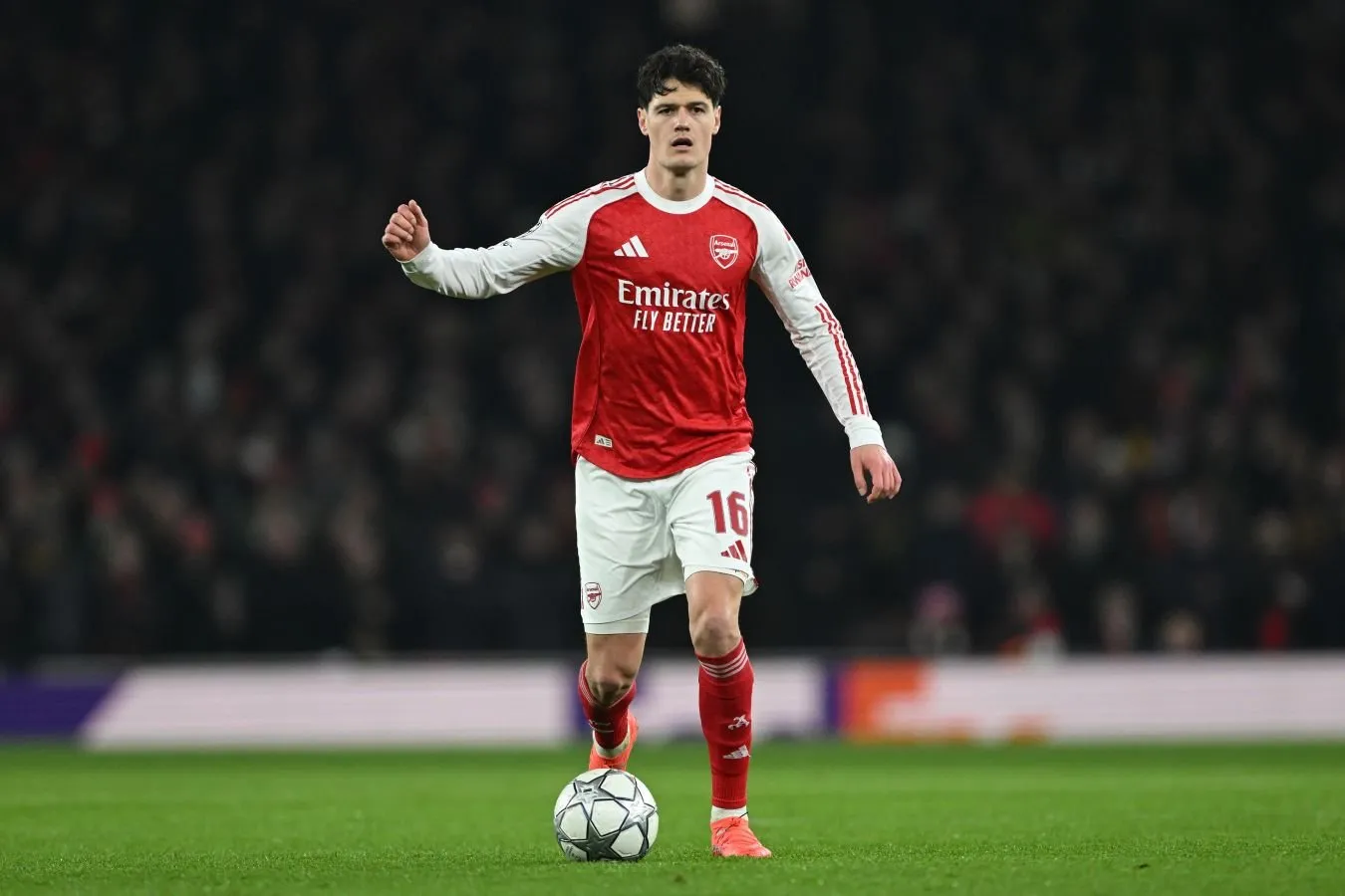 "Everton "" Arsenal " bilan yarim himoyachining transferi to'g'risida kelishib oldi — Sky Sports