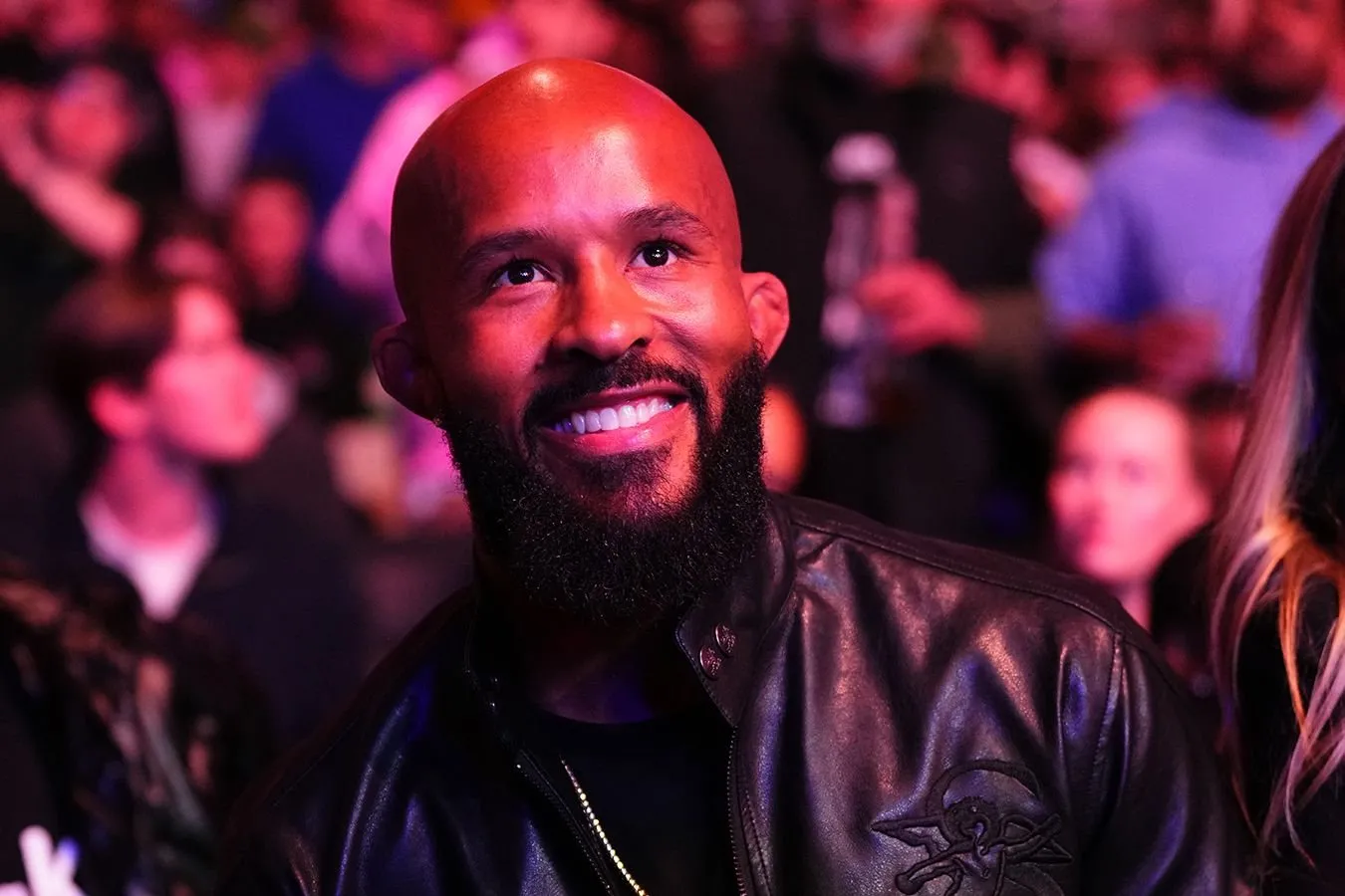 Demetrius Jonson Ufcni Usmon Nurmagomedovni imzolash uchun har qanday pulni to'lashga chaqirdi