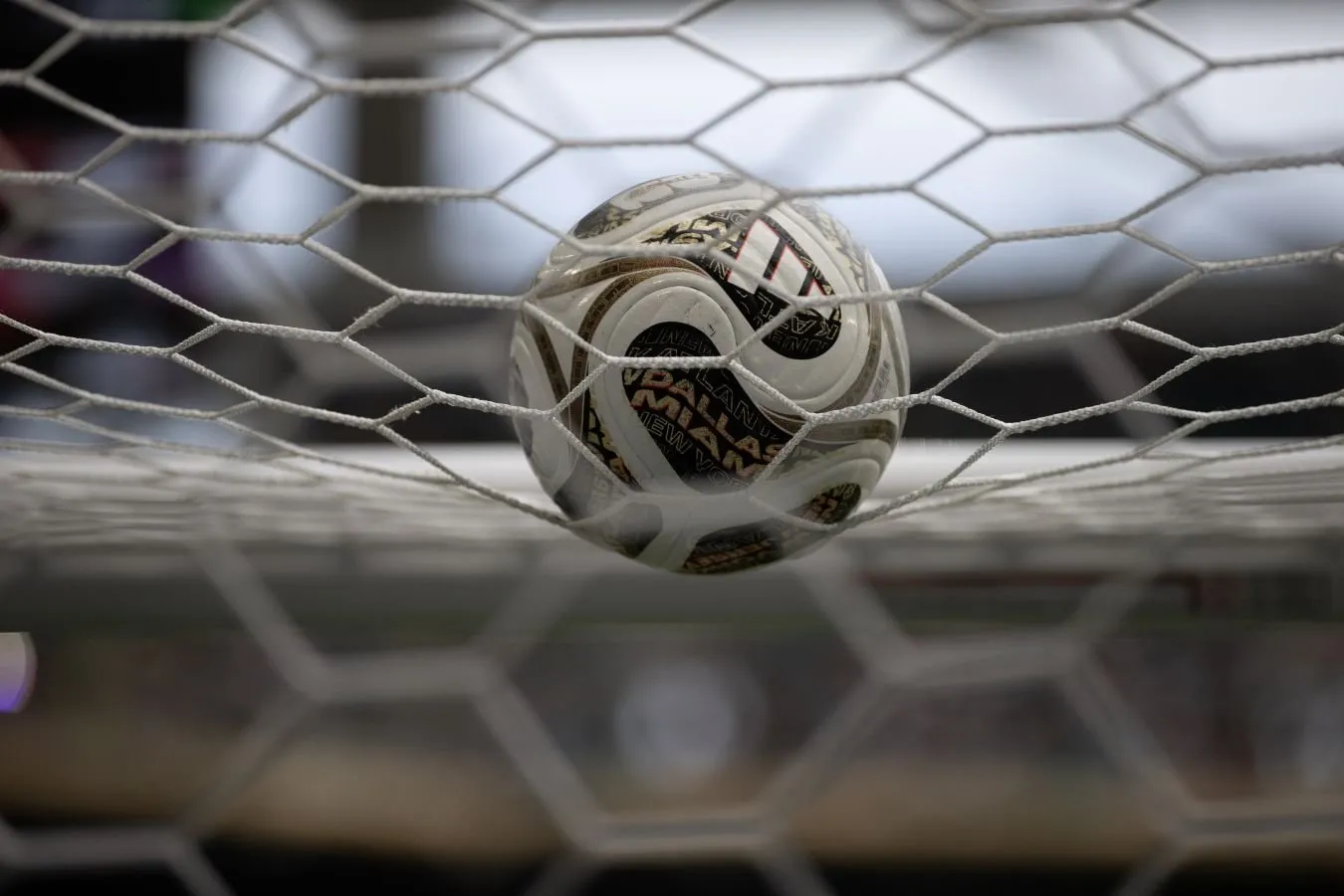 Betisning sobiq hujumchisi: futbol qonuniylashtirilgan odam savdosi