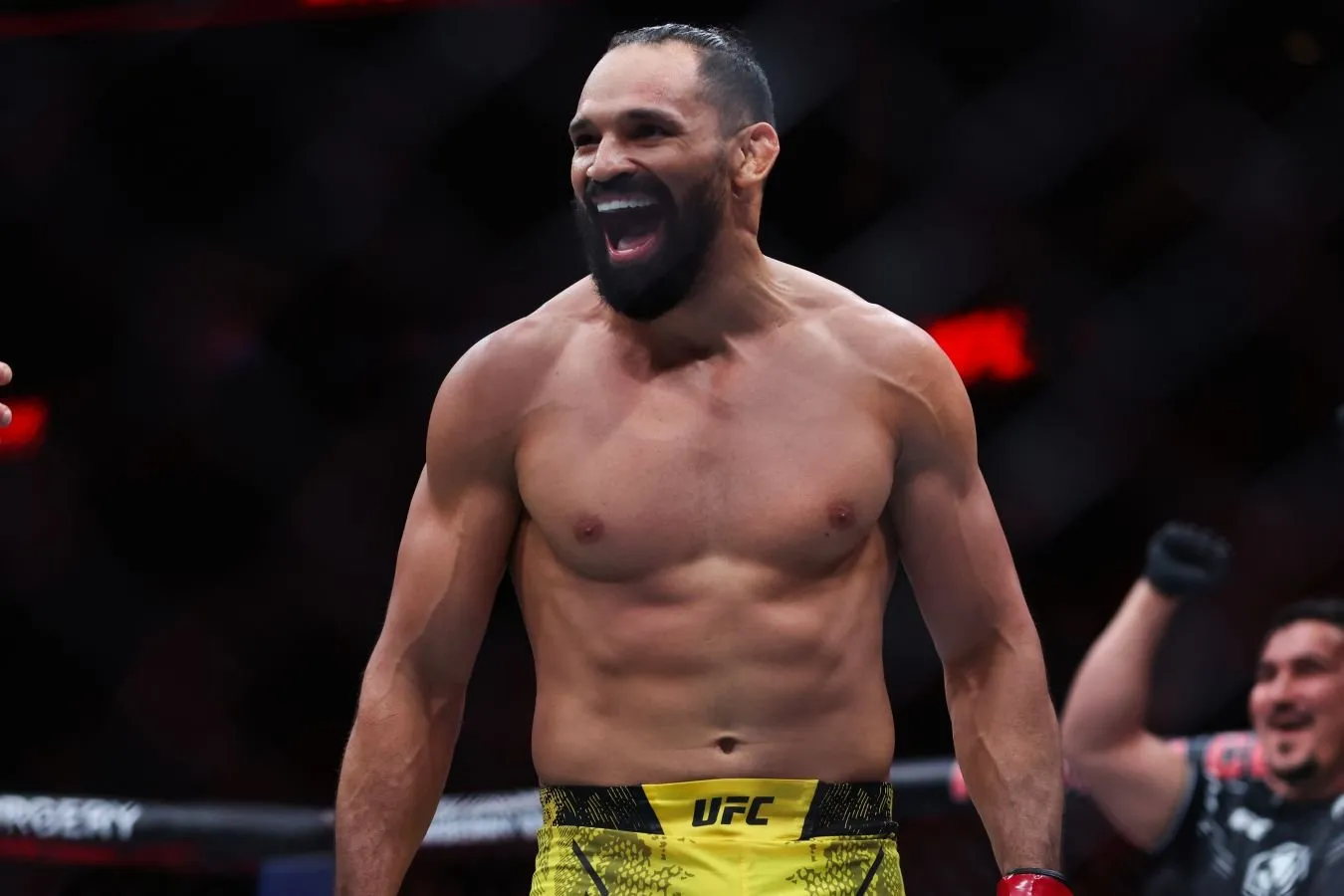 UFCning sobiq jangchisi Shara Bullet bilan jangda mag'lubiyatini bekor qilishga urinayotganini aytdi