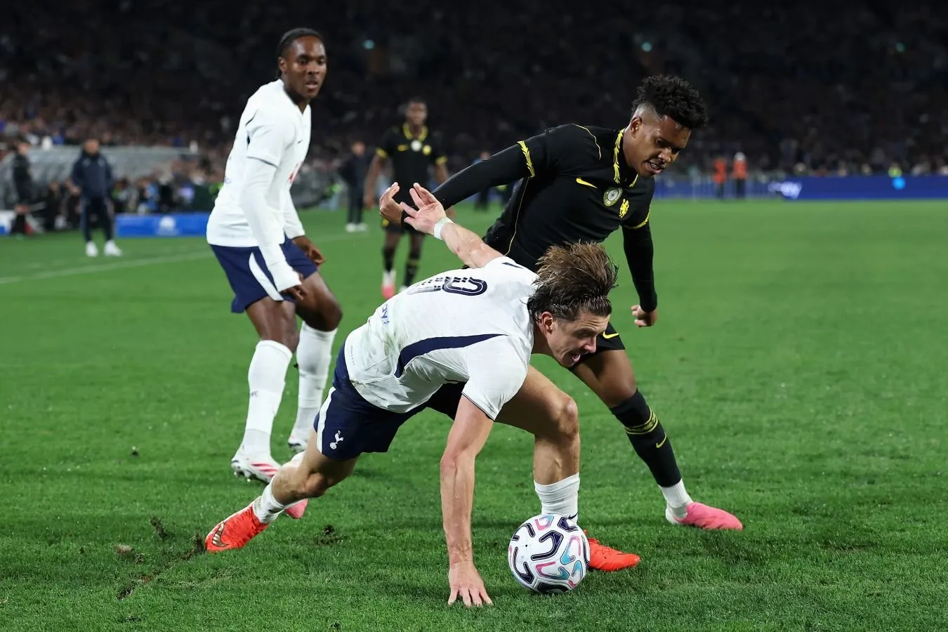 "Chelsi" - "Yuventus": o'rtoqlik uchrashuvi qachon boshlanadi, jonli efirni qayerda tomosha qilish kerak