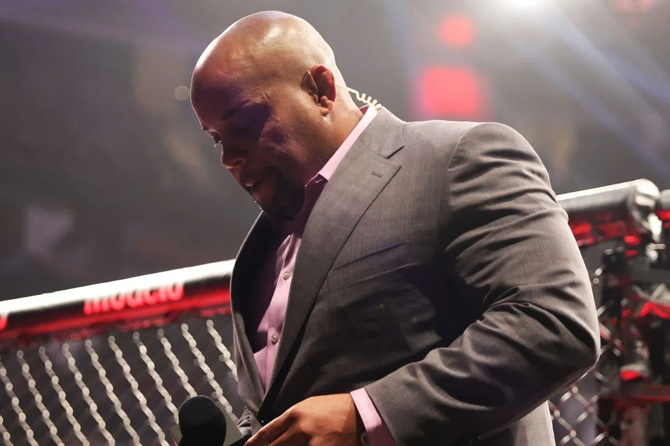 Daniel Kormier: Makgregor ufcga keldi va royalti satrini yakka o'zi o'zgartirdi