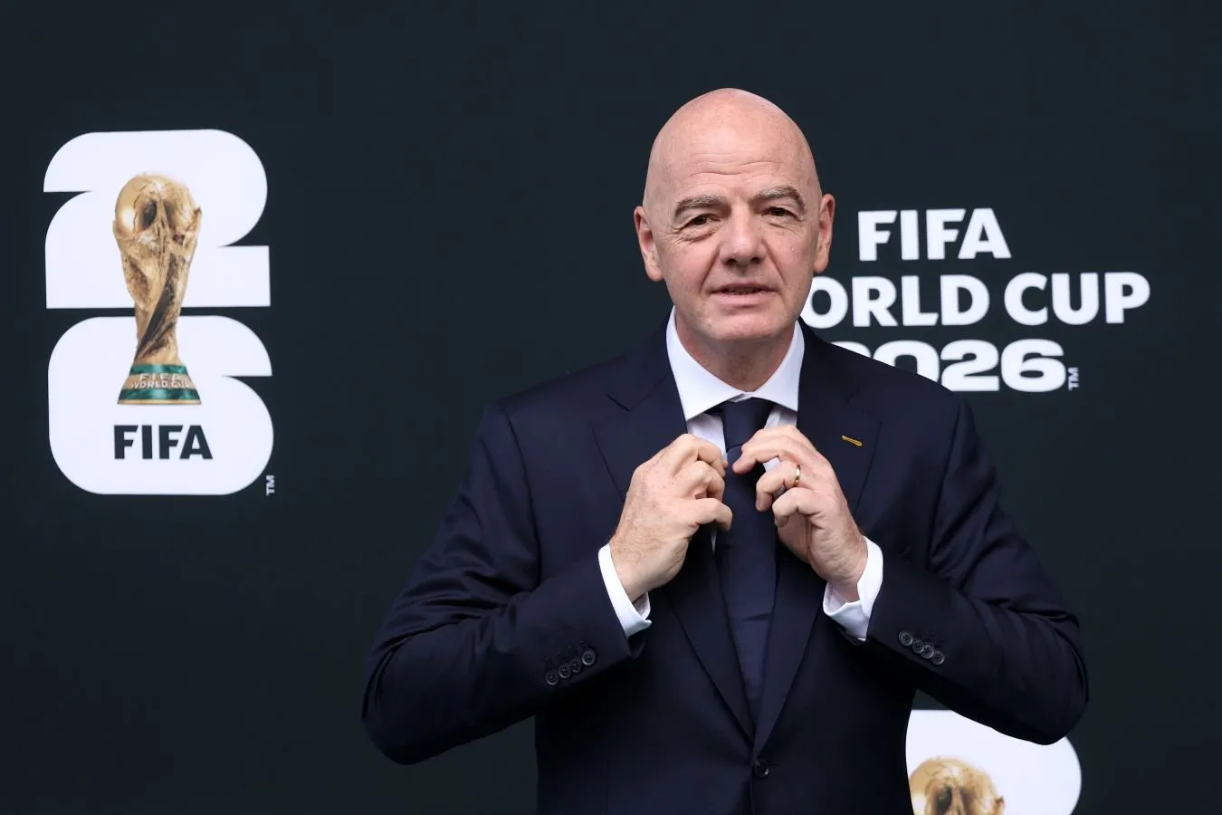 Infantino jahon chempionatiga huquqlarni sotish bo'yicha ommaviy axborot vositalarida sizib chiqqan ma'lumotlar tufayli tekshiruvni e'lon qildi