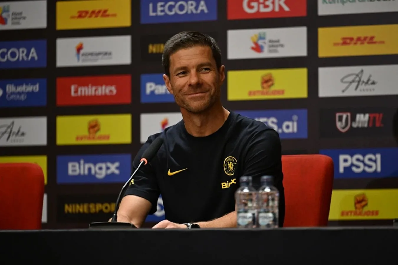 "Chelsi" transfer oynasi tugashidan 25 kun oldin 41 nafar o'yinchiga ega. Alonso 16ni sotmoqchi-BBC