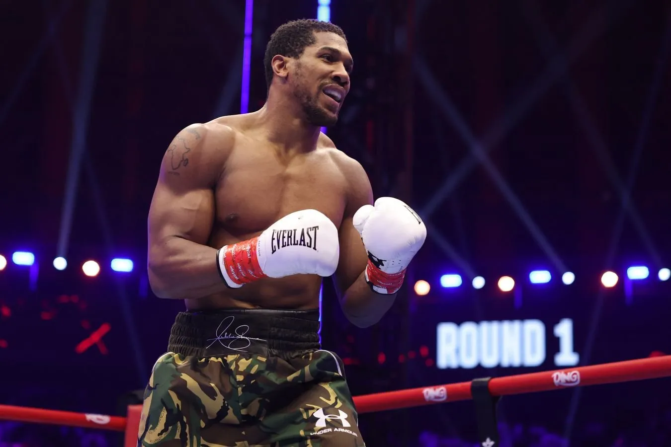 Entoni Joshua Buyuk Britaniyada Tayson Fyuri bilan jang qilishni talab qilmoqda