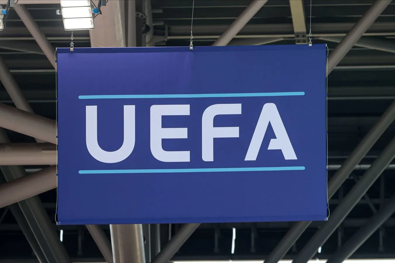 AQSh va Kanada UEFAning FIFA faoliyatini tekshirishga chaqirig'ini qo'llab-quvvatladilar