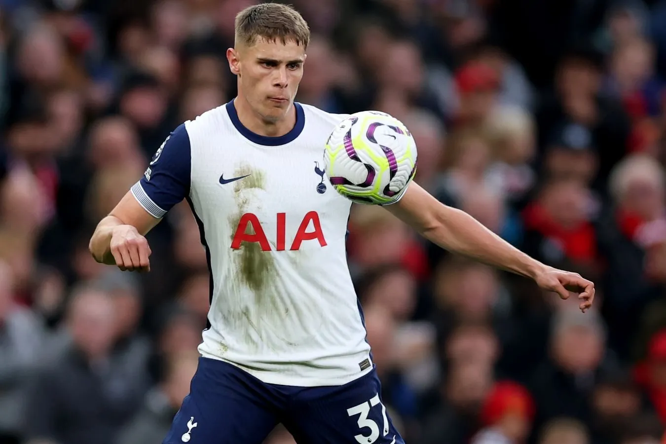 "Tottenxem" himoyachi Mikki van De Ven bilan shartnomani uzaytirdi
