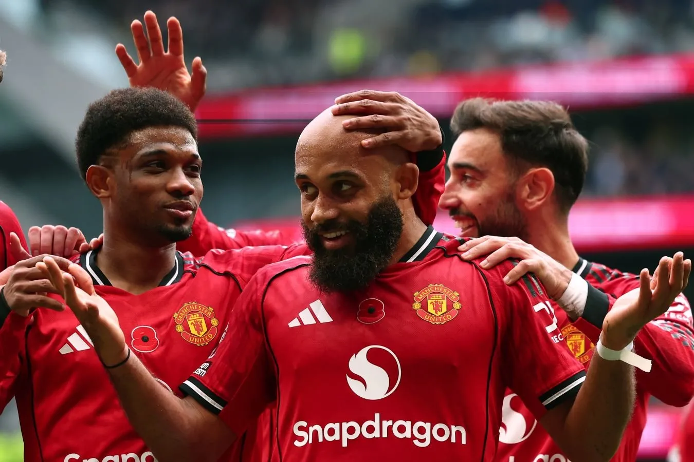 Chempionat va Okko Lids Yunayted va Manchester Yunayted o'rtasidagi o'rtoqlik uchrashuvini namoyish etadi