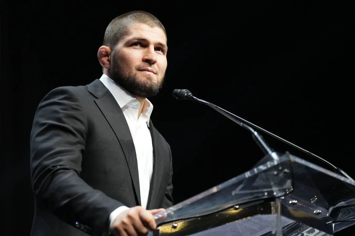 Xabib Nurmagomedov Messi va Ronaldu o'rtasidagi raqobat haqida gapirdi