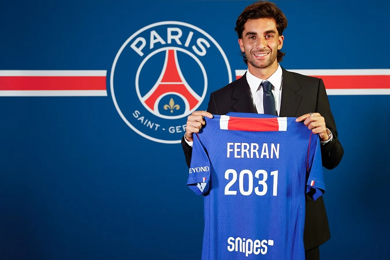 PSJ 2031 yilgacha Ferran Torres bilan shartnoma imzolaganini e'lon qildi