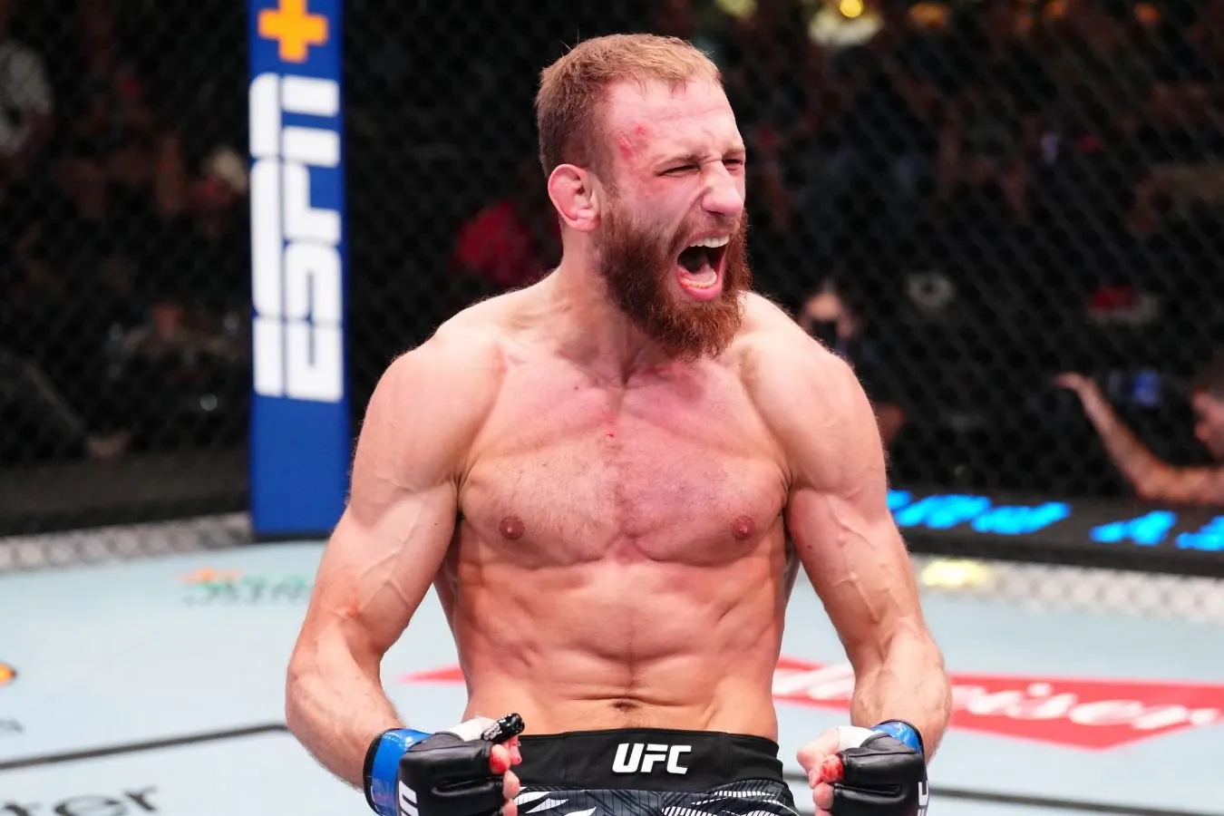 Andrey Pulyayev UFC bilan yangi shartnoma imzoladi