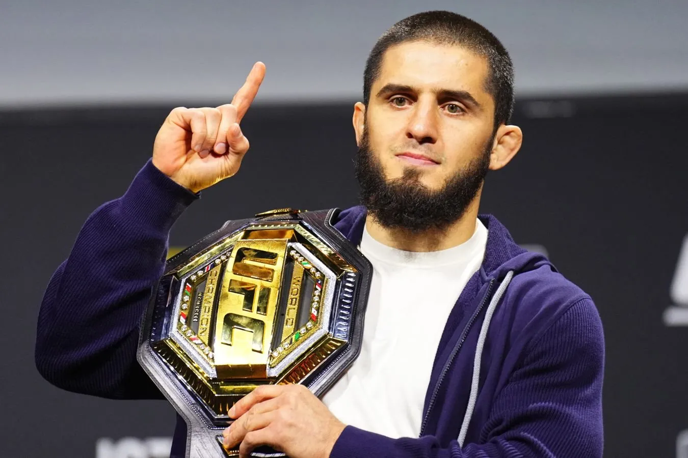 Hasbik Maxachevni UFC 330 turnirida Garrini mag'lub etgani bilan tabrikladi