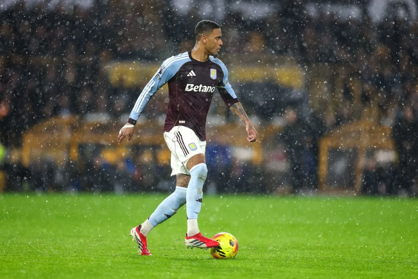 "Arsenal "" Aston Villa " himoyachisi Ezri konsa-Romanoni transfer qilishga kelishib oldi