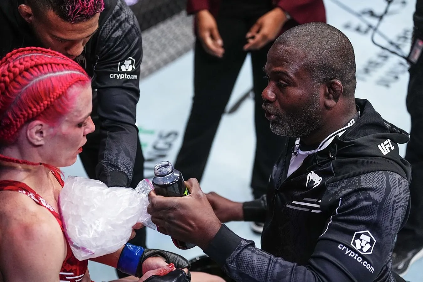 "AQShda mavjud bo'lgan yagona narsa-bu so'z erkinligi." Vudli-UFC 330-dagi Tomas voqeasi haqida