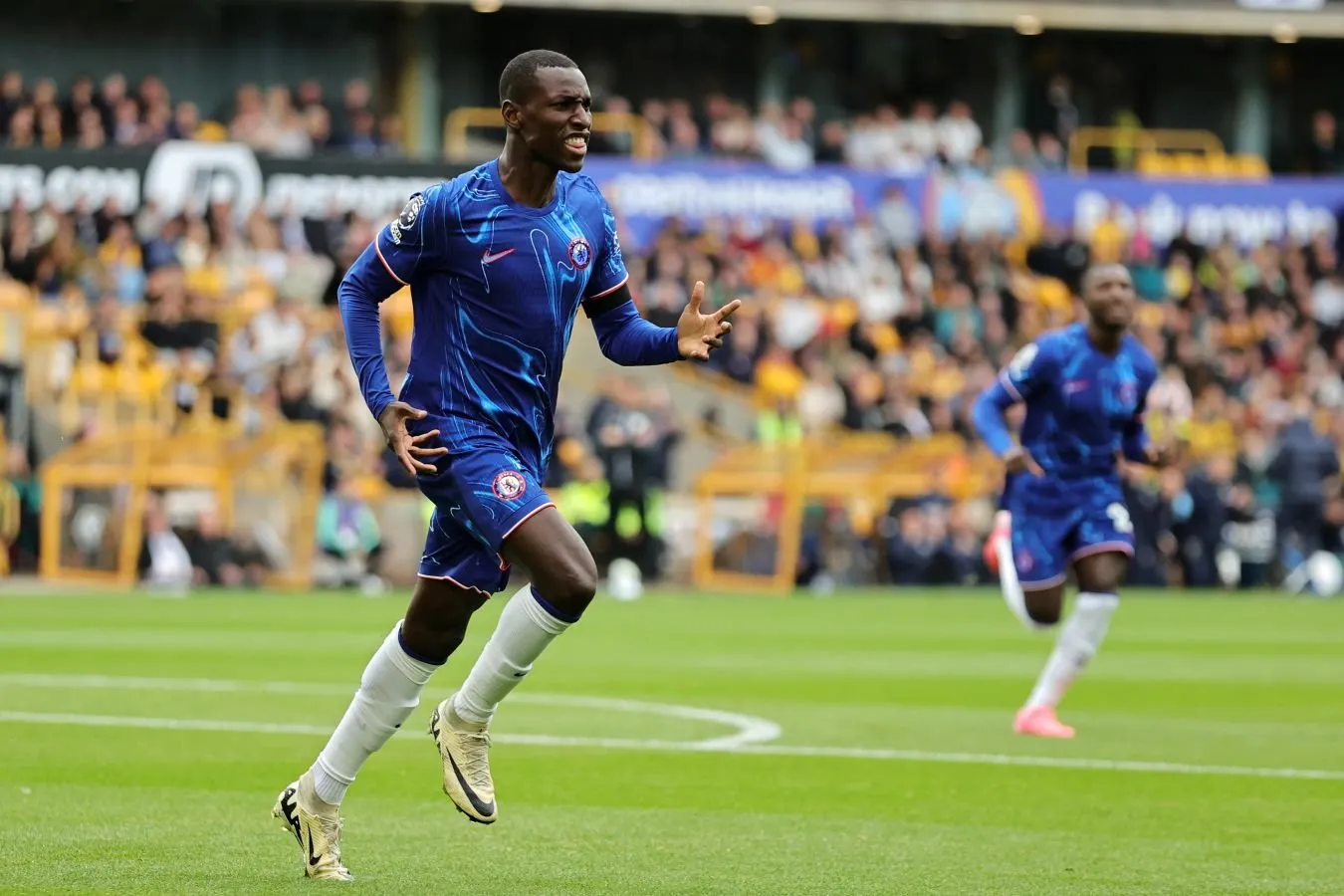 Nikolas Jekson va yana uchta "Chelsi" o'yinchisi asosiy mashg'ulotlardan chetlatildi-Sky Sports