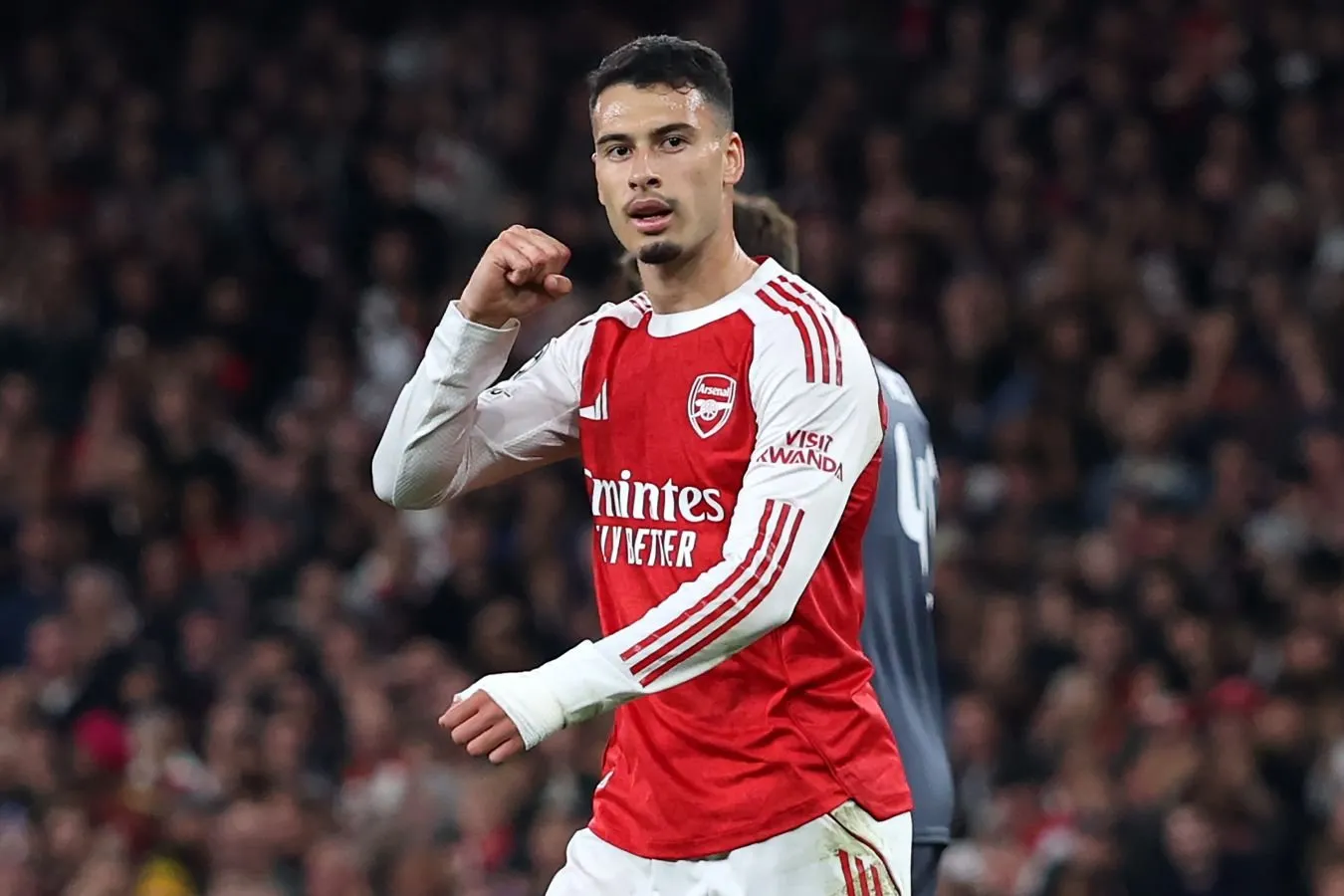 Martinelli "Al-Hilal" ning uchta o'yinchi qisqa ro'yxatiga kiradi vinger-Romano