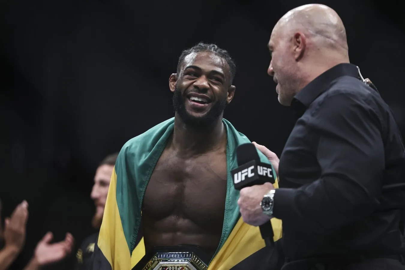 "Men faqat munosib narsa uchun tavakkal qilaman." Sterling birinchi marta UFC jangidan voz kechdi