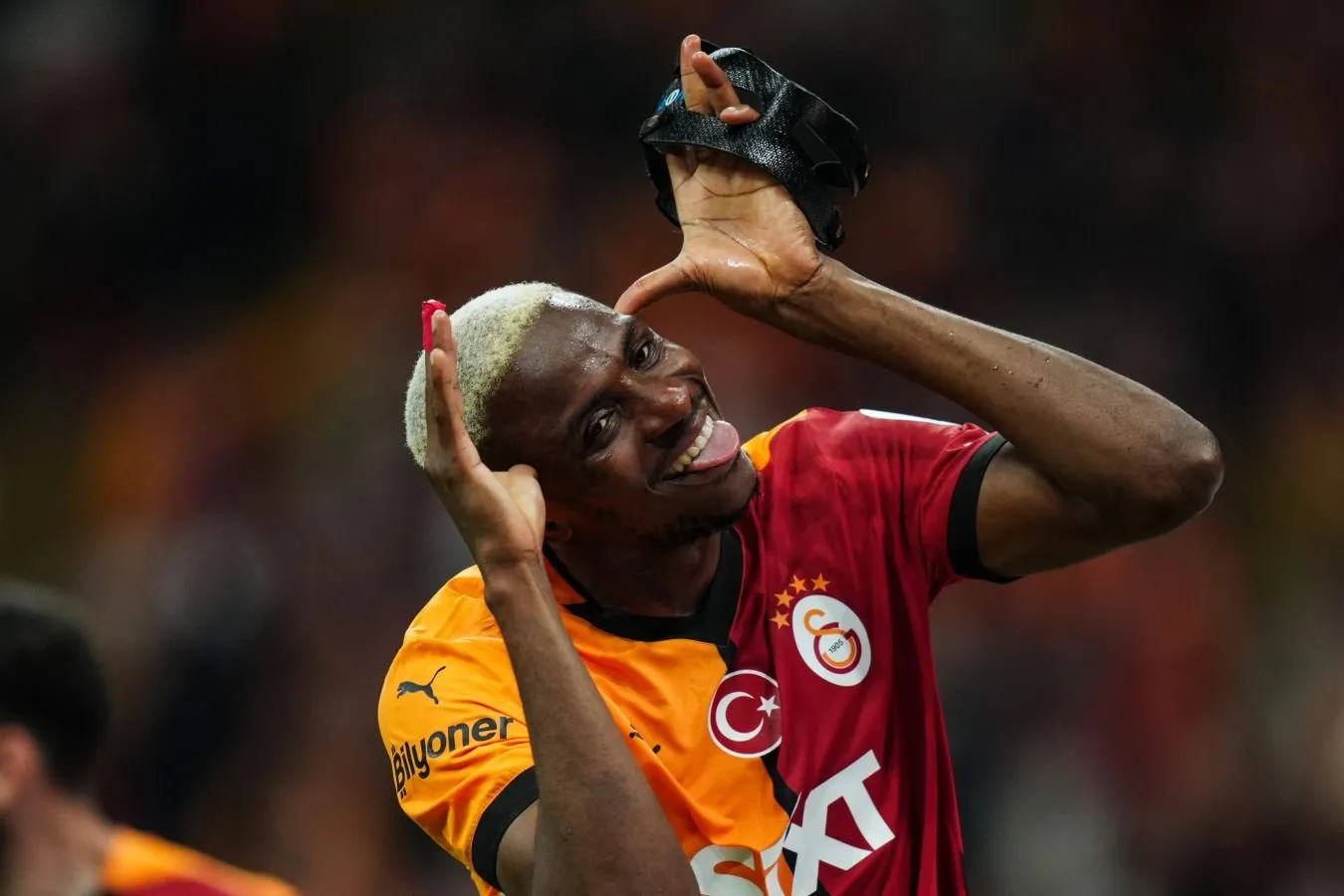 Footmercato Osimxenning"Arsenal" ga o'tishiga nima to'sqinlik qilayotganini aniqladi