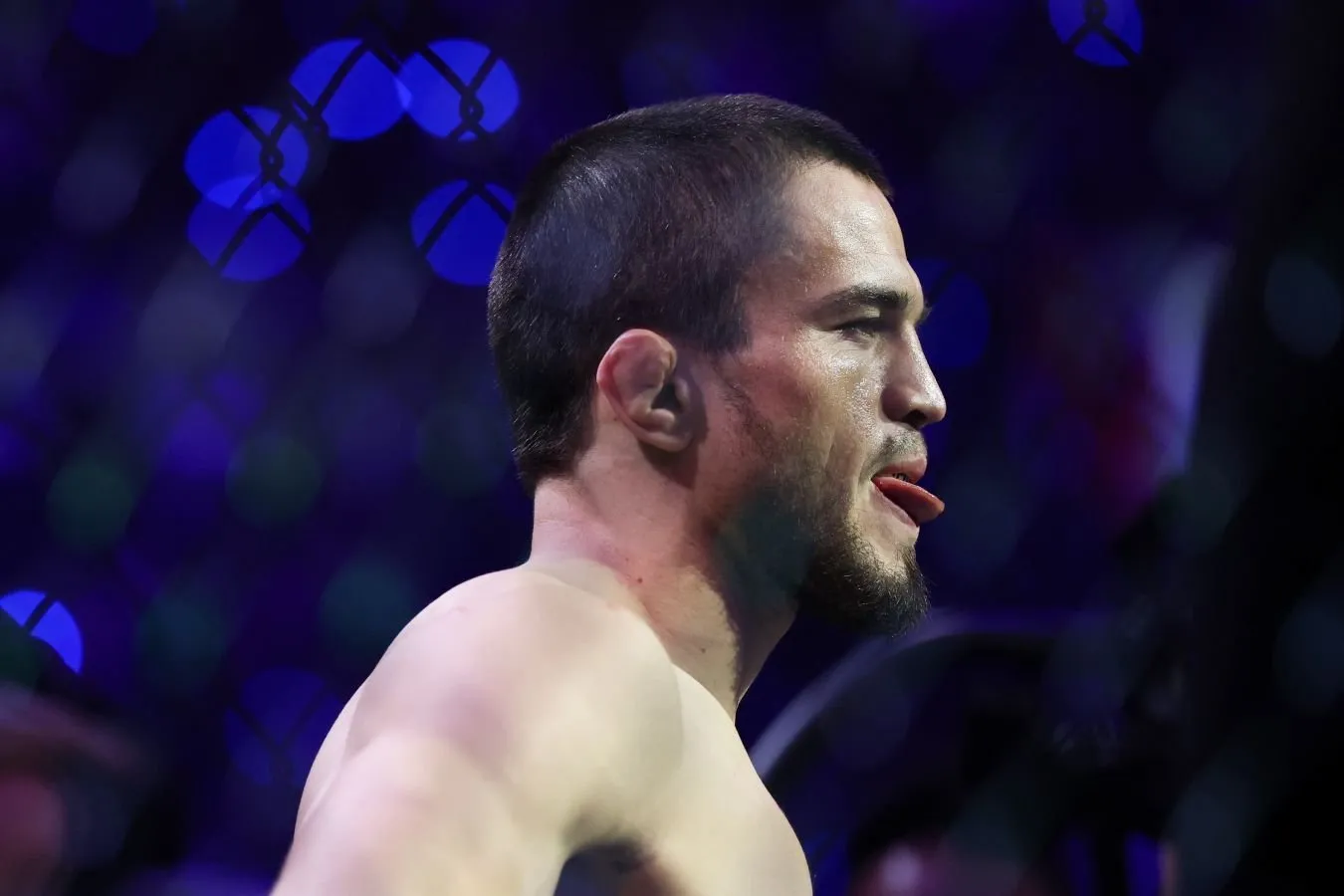 "Men qo'limdan kelganini qildim." Umar Nurmagomedov Dvalishvilidan mag'lubiyat haqida gapirdi