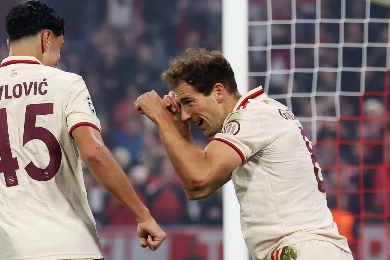 Goretska "Aston Villa" ga o'tadi, Emeri shaxsan "Bavariya" ning sobiq o'yinchisi Plettenbergga qo'ng'iroq qildi.