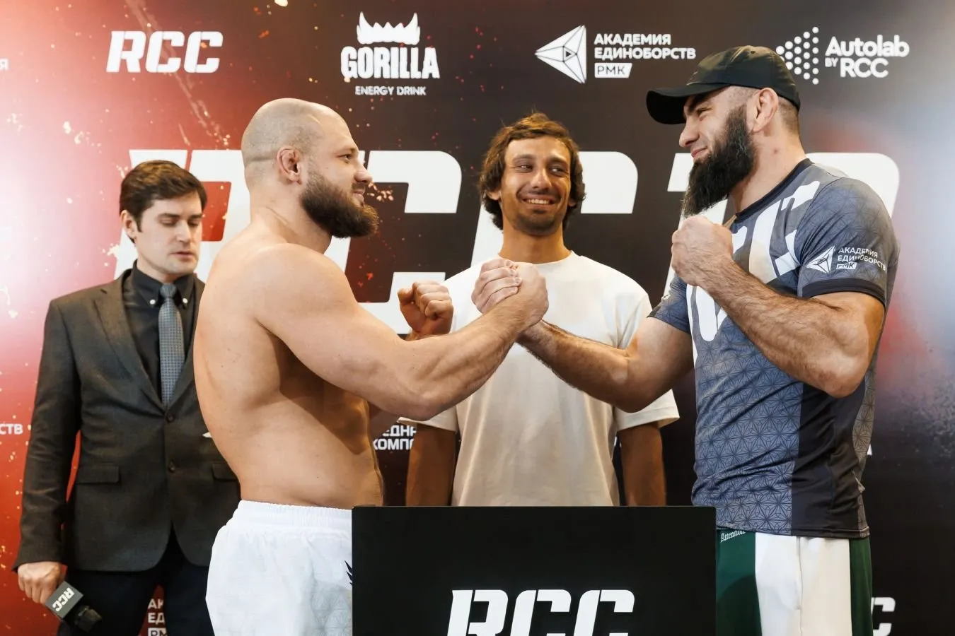 Shtirkov va Vagabov yalang'och mushtlarda MMA jangini o'tkazadilar
