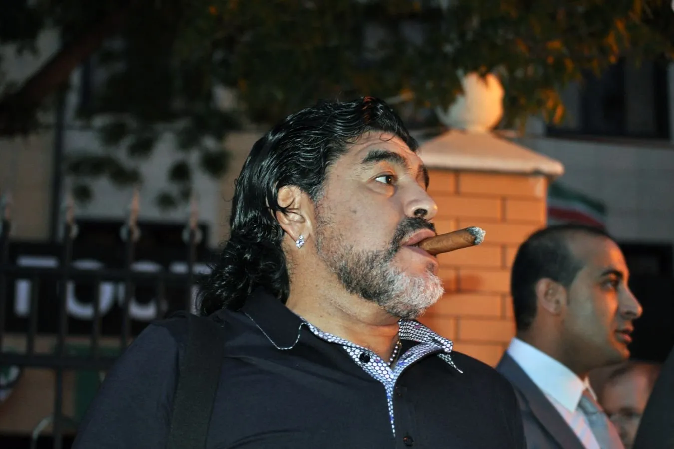 Kim oshdi savdosida Maradona Xudoning qo'li bilan urgan to'pni 3,35 million dollarga sotdi