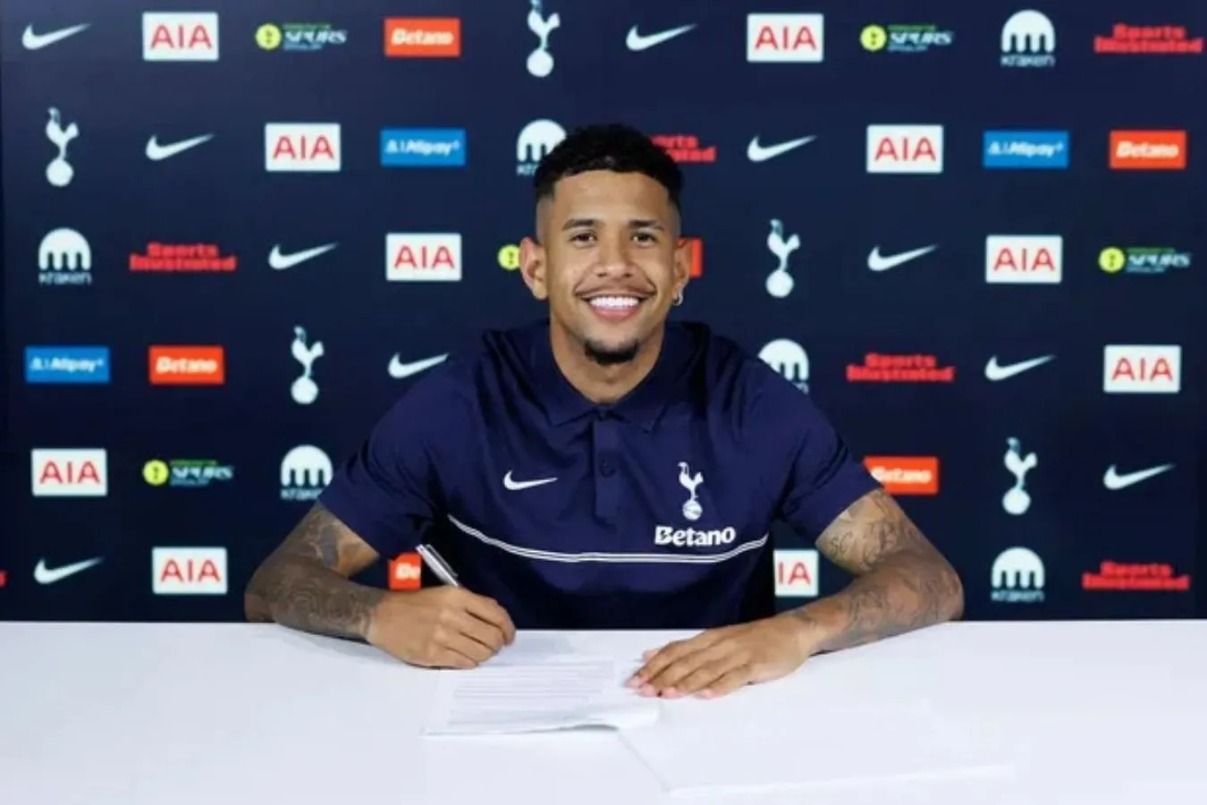 "Bu erda bo'lganimdan xursandman." Savinyo - " Manchester Siti "dan"Tottenxem" ga o'tish haqida